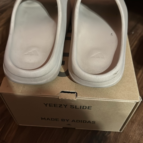 Yeezys slides pure